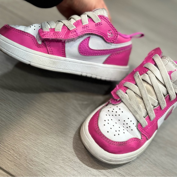 Nike Jordan 1 Low Alt Fire Pink/White/Iris Whisper shoes - Picture 2 of 6